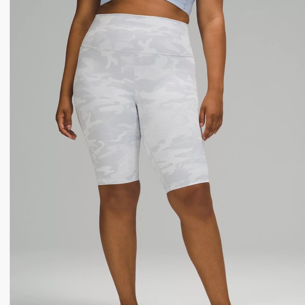 Lulelemon shorts